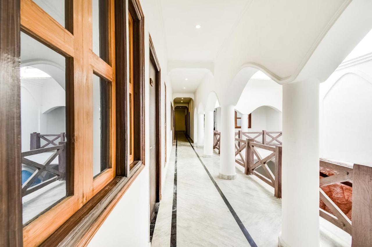 Capital O 23129 Chelsea Palace Hotel Khajuraho Exterior photo